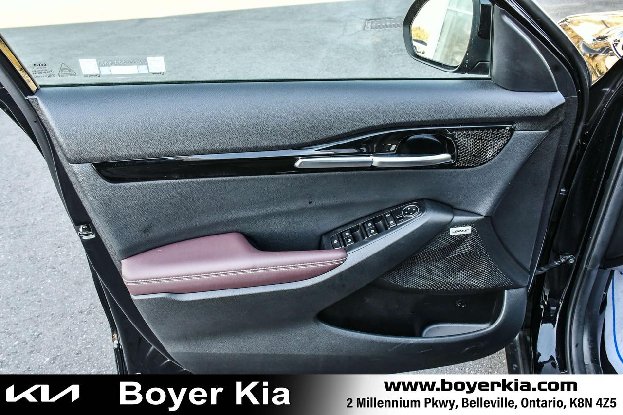 2023 Kia Seltos SX Turbo AWD w/Burgundy Interior Photo
