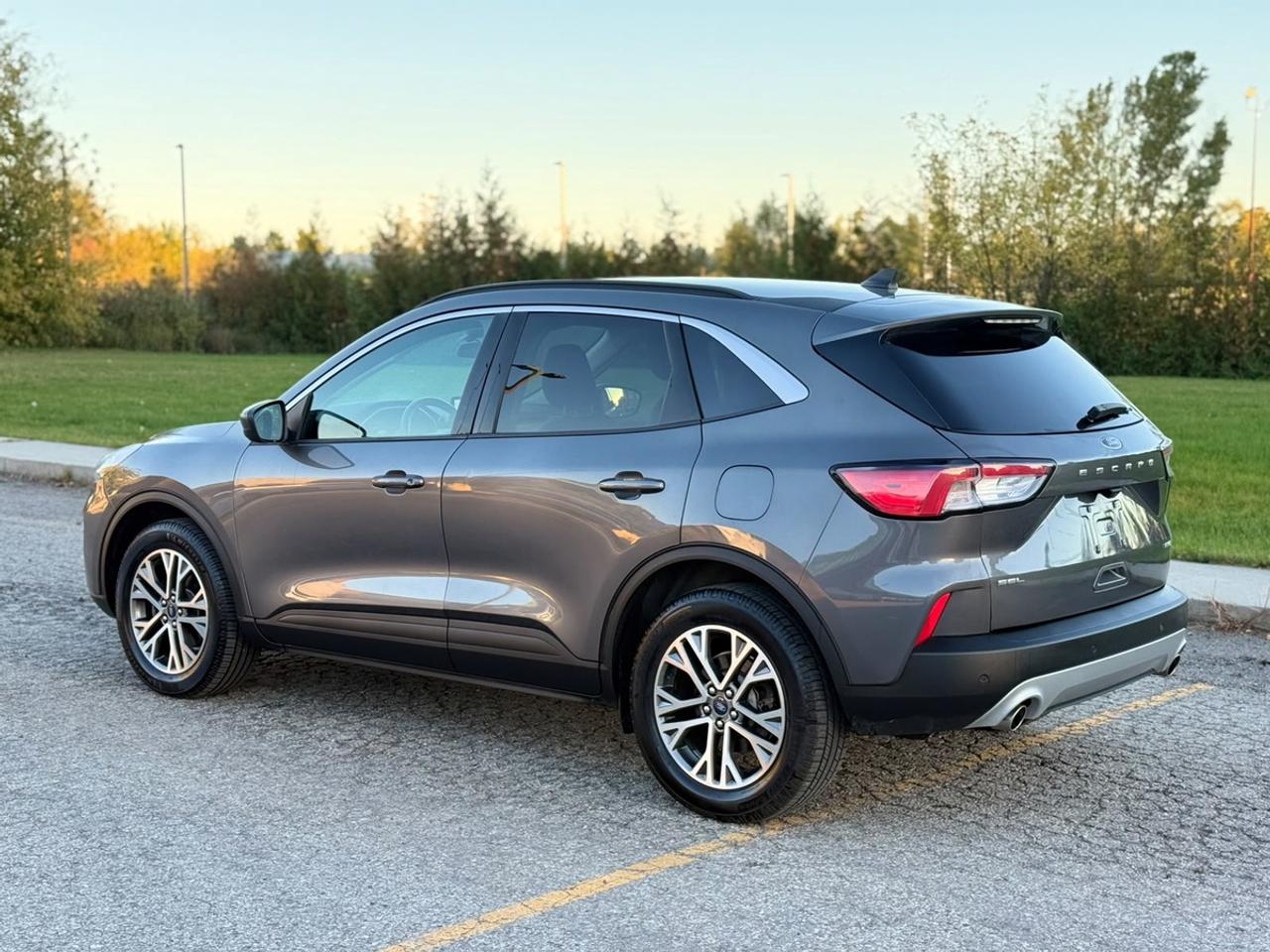 2021 Ford Escape SEL Photo