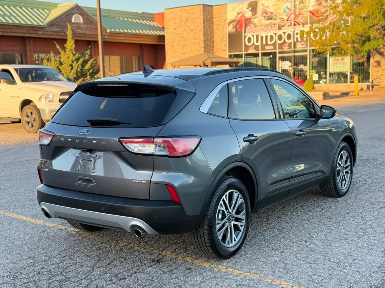 2021 Ford Escape SEL Photo