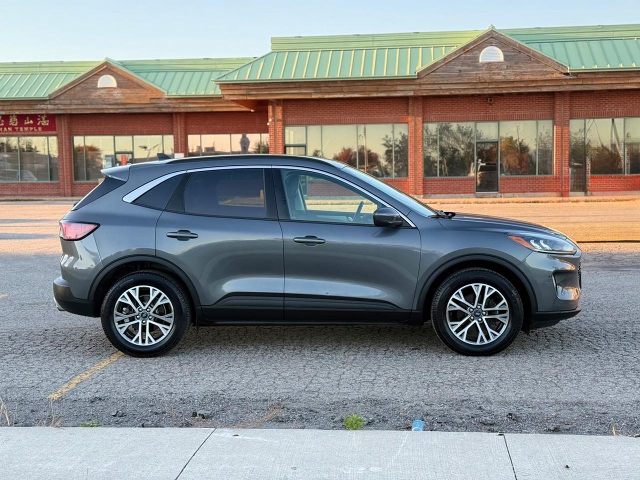 2021 Ford Escape SEL Photo
