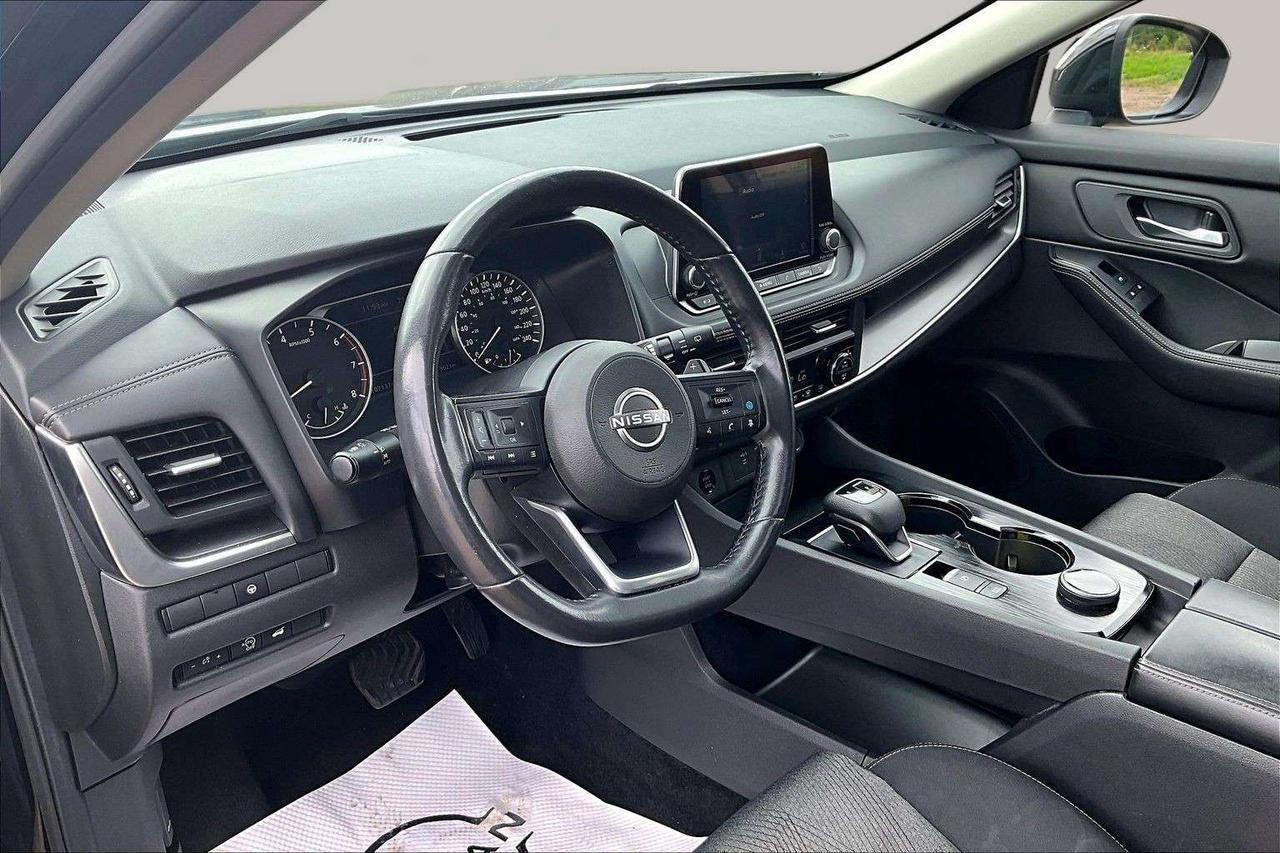 2024 Nissan Rogue SV   Heated Seats   CarPlay   AWD Photo5