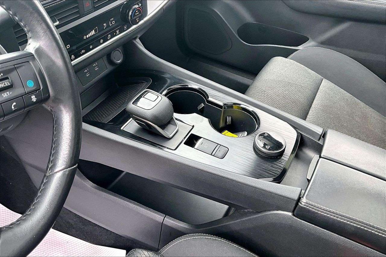 2024 Nissan Rogue SV   Heated Seats   CarPlay   AWD Photo