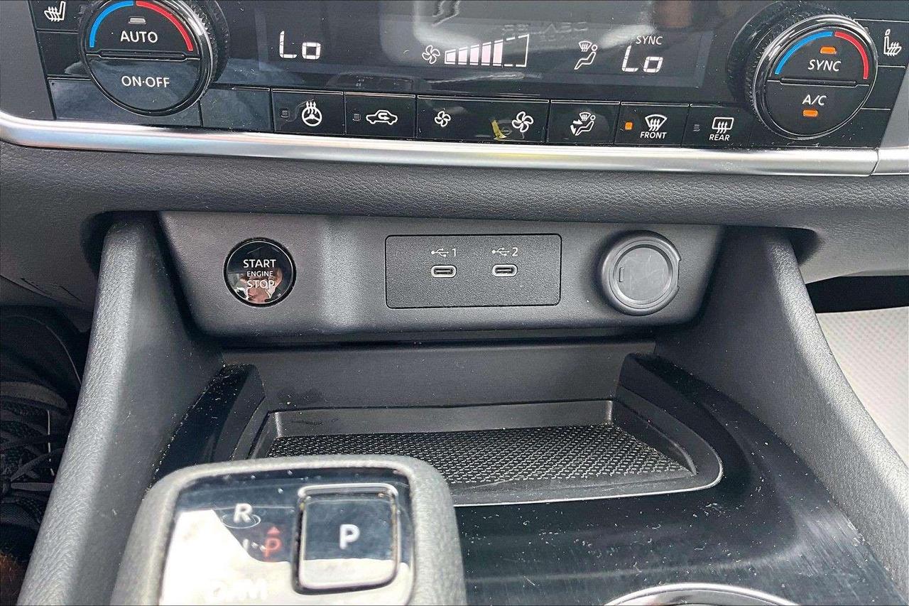 2024 Nissan Rogue SV   Heated Seats   CarPlay   AWD Photo
