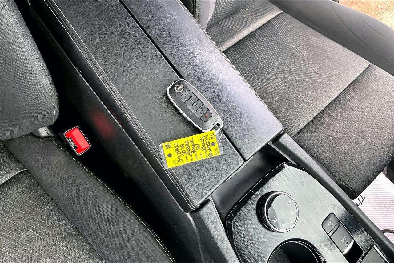 2024 Nissan Rogue SV   Heated Seats   CarPlay   AWD Photo