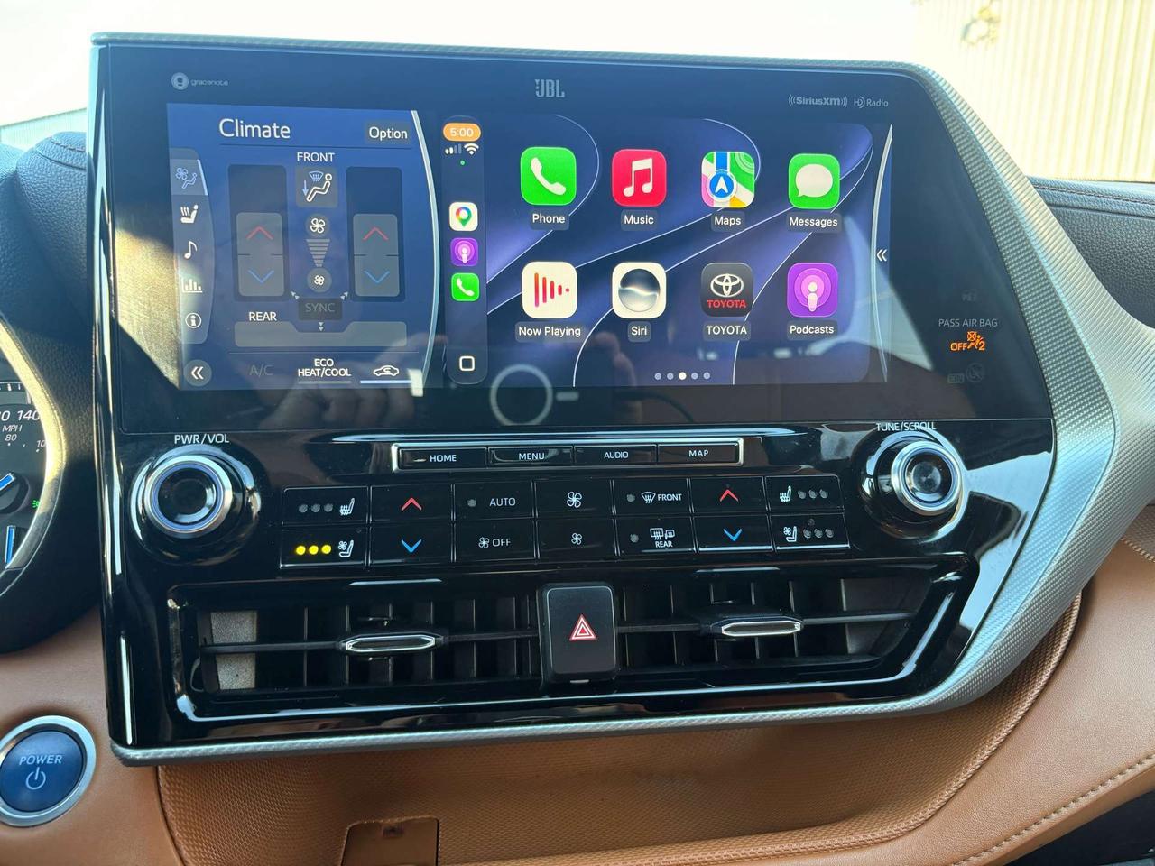 2021 Toyota Highlander Hybrid Limited Photo