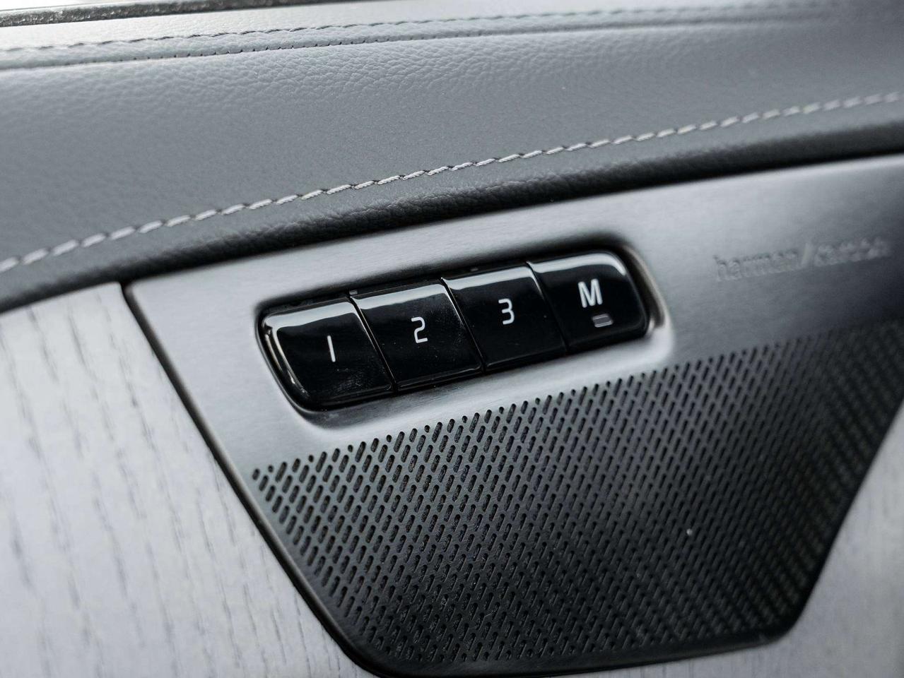 2025 Volvo XC90 ULTRA^Plug-In Hybrid^Low km^CPO Rate fr 2.99%* Photo