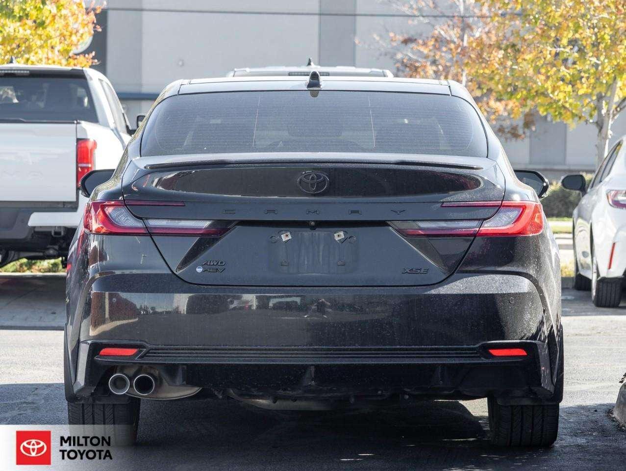 2025 Toyota Camry HYBRID LEATHER SEATING SUNROOF VENTILATED SEATS JBL SOUND WIRELESS CARPLAY ONE OWNER TCUV XLE Photo