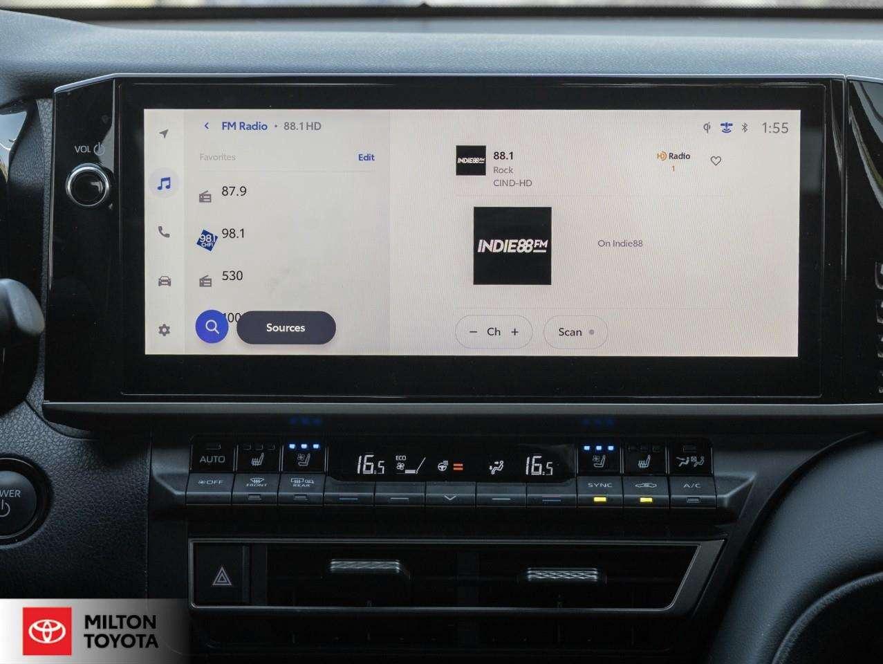 2025 Toyota Camry HYBRID LEATHER SEATING SUNROOF VENTILATED SEATS JBL SOUND WIRELESS CARPLAY ONE OWNER TCUV XLE Photo