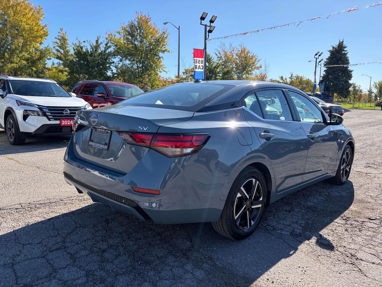2024 Nissan Sentra SV Moonroof w/Remote Start, Intelligent Cruise Photo4