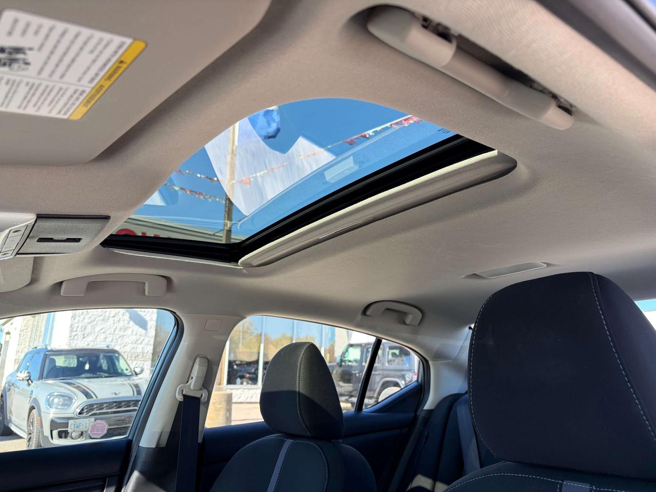 2024 Nissan Sentra SV Moonroof w/Remote Start, Intelligent Cruise Photo