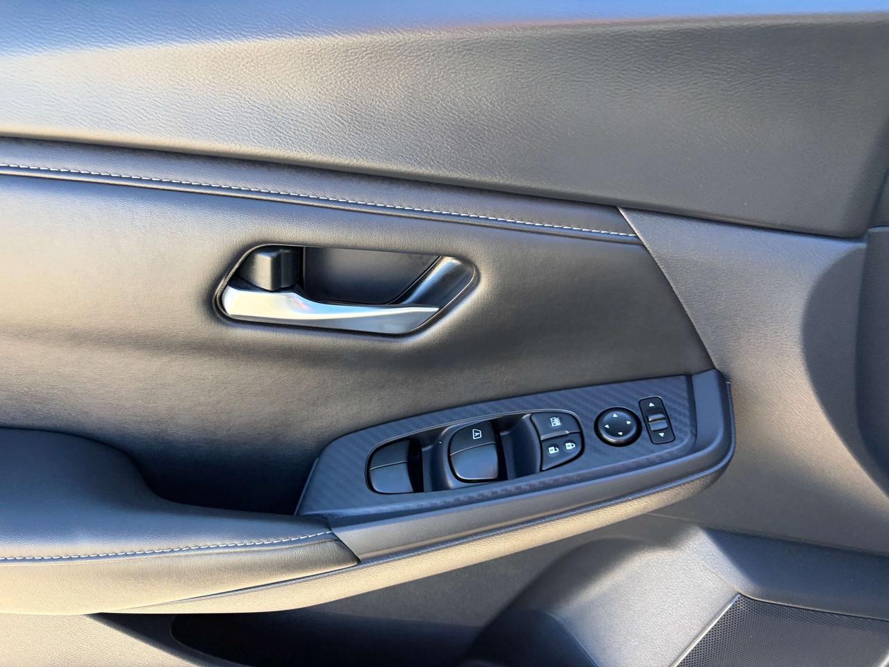 2024 Nissan Sentra SV Moonroof w/Remote Start, Intelligent Cruise Photo