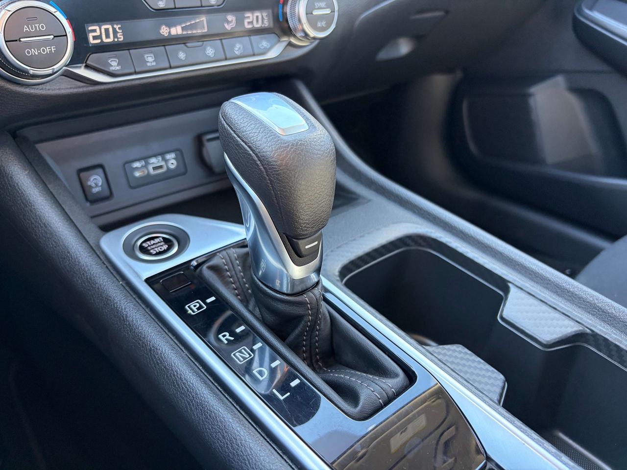 2024 Nissan Sentra SV Moonroof w/Remote Start, Intelligent Cruise Photo