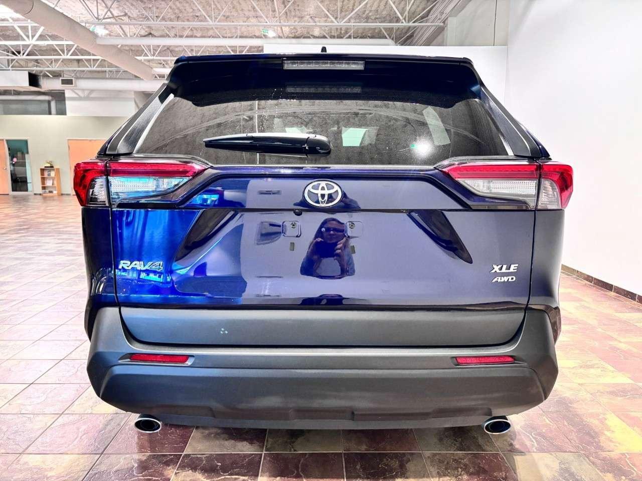 2025 Toyota RAV4 XLE AWD Photo