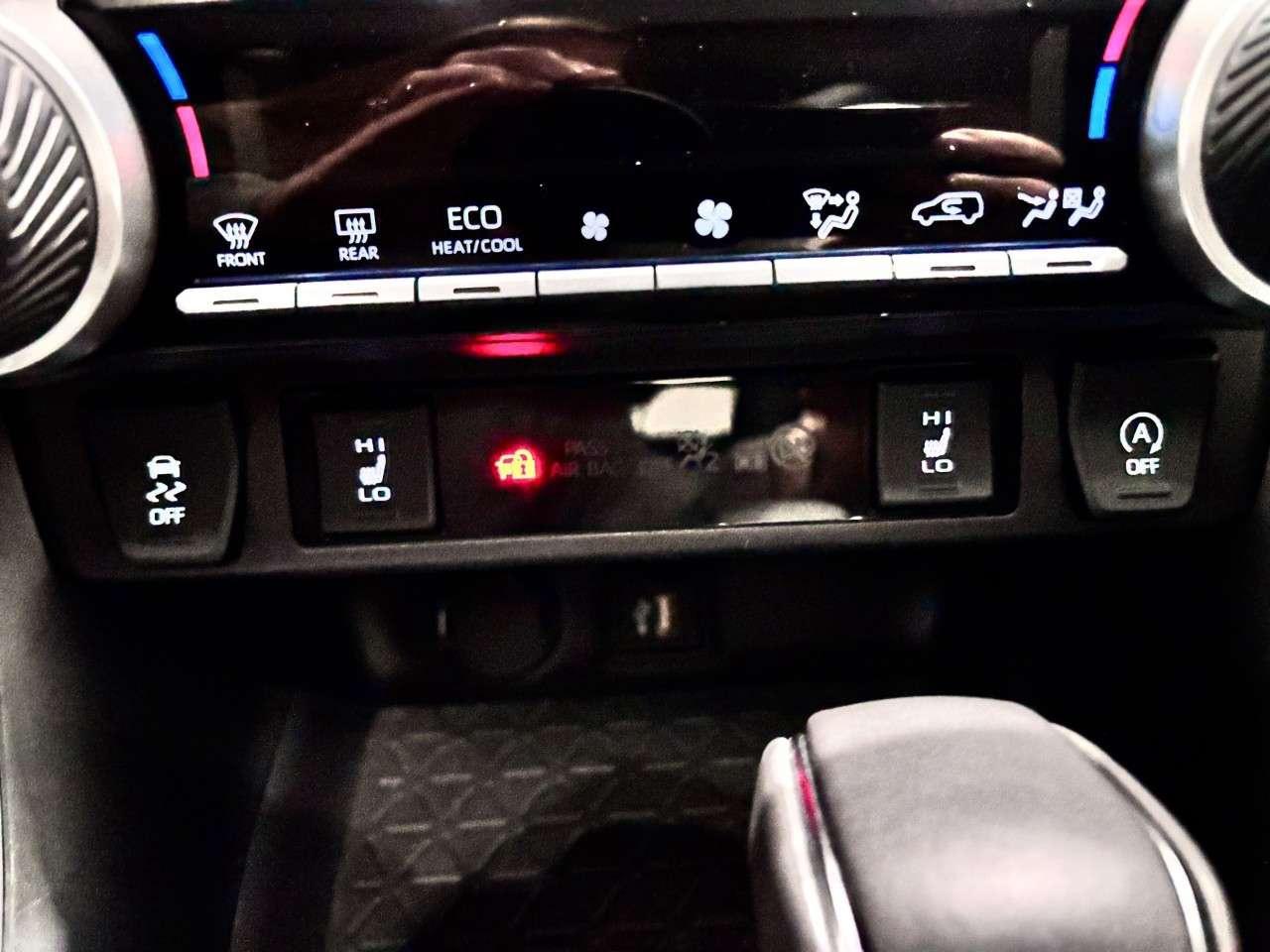 2025 Toyota RAV4 XLE AWD Photo