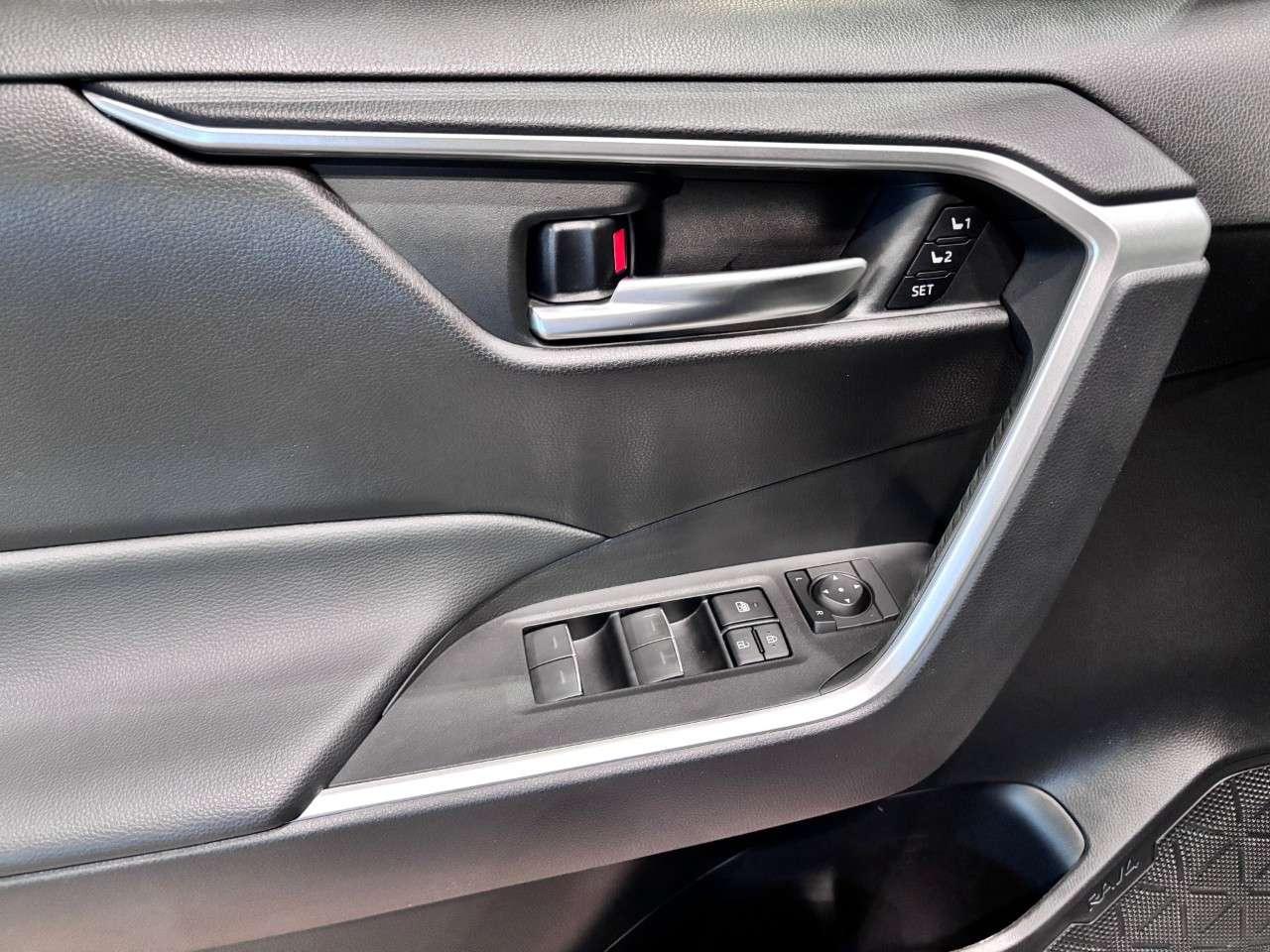 2025 Toyota RAV4 XLE AWD Photo