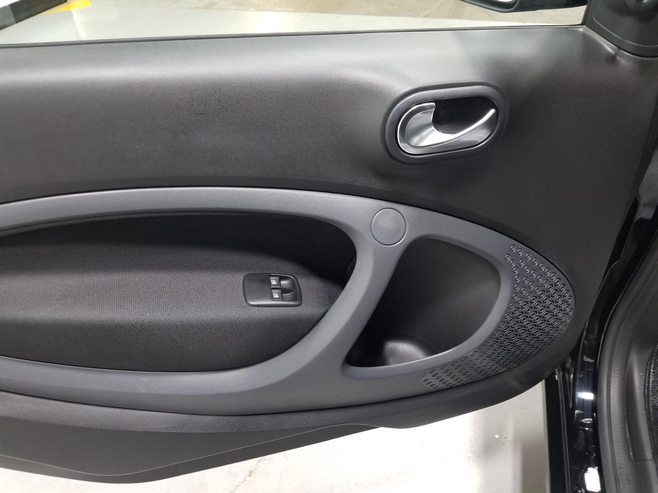 2018 Smart fortwo electric drive passion 2dr Coupe Photo