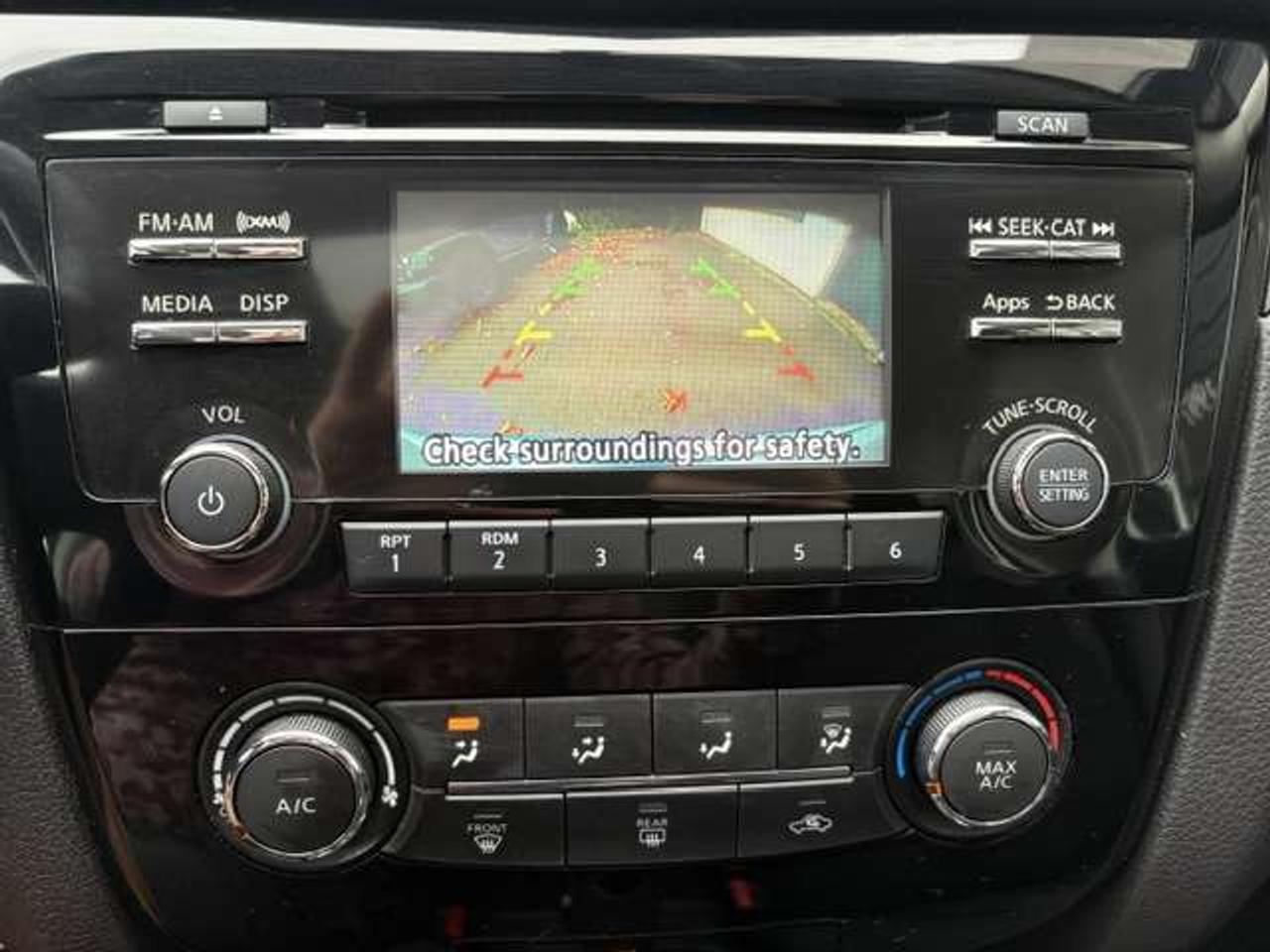 2016 Nissan Rogue SV, PANO ROOF, REVERSE CAMERA, HEATED SEATS!! Photo