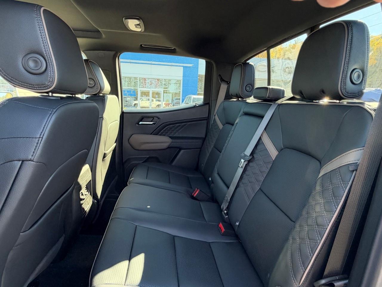 2026 GMC Canyon Crew Cab Short Box 4-Wheel Drive Denali Photo