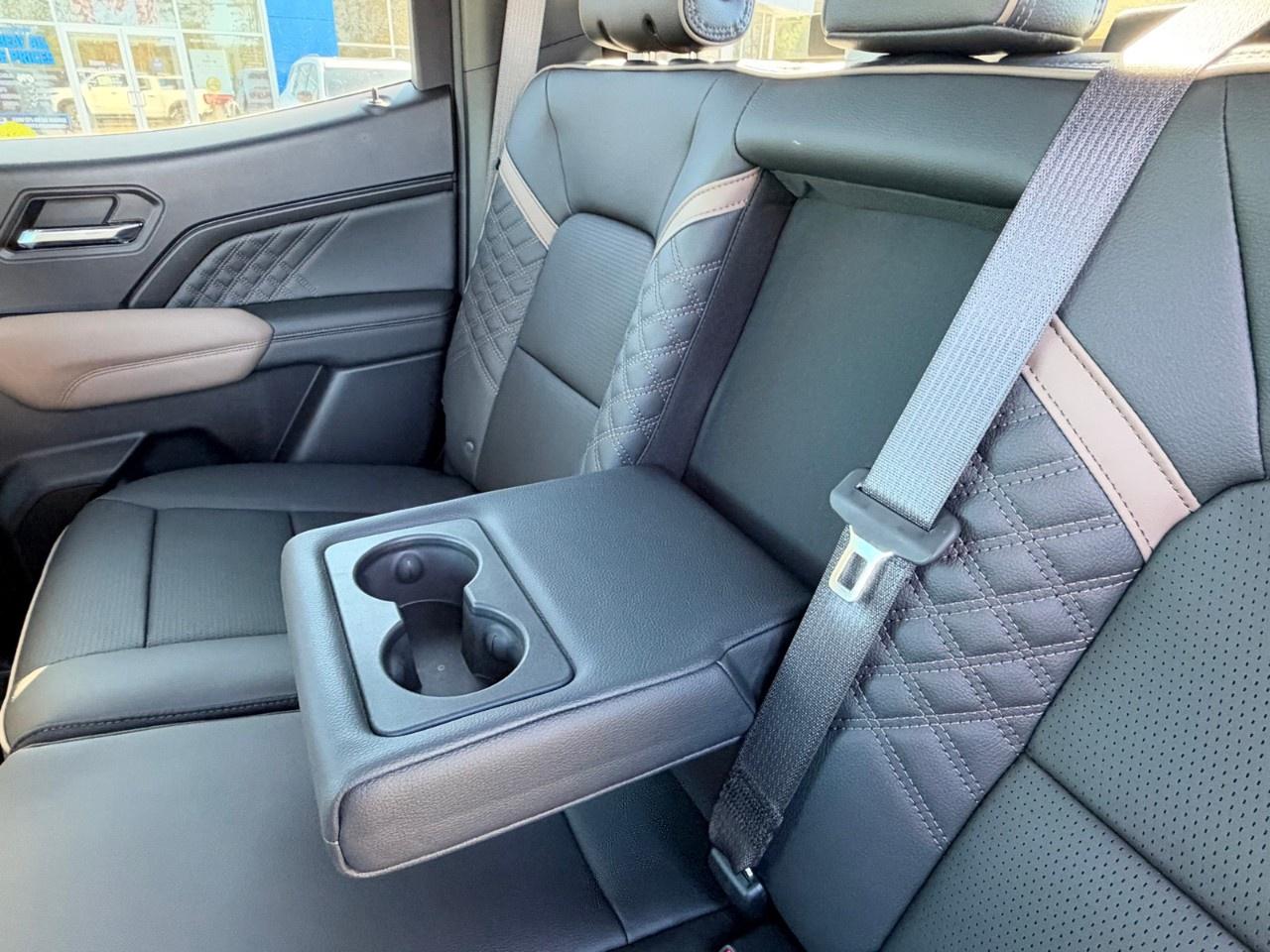 2026 GMC Canyon Crew Cab Short Box 4-Wheel Drive Denali Photo