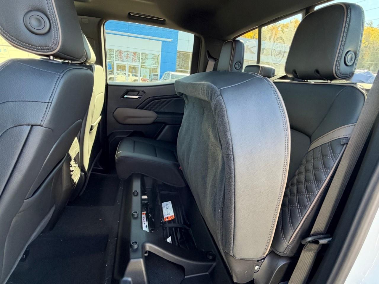 2026 GMC Canyon Crew Cab Short Box 4-Wheel Drive Denali Photo