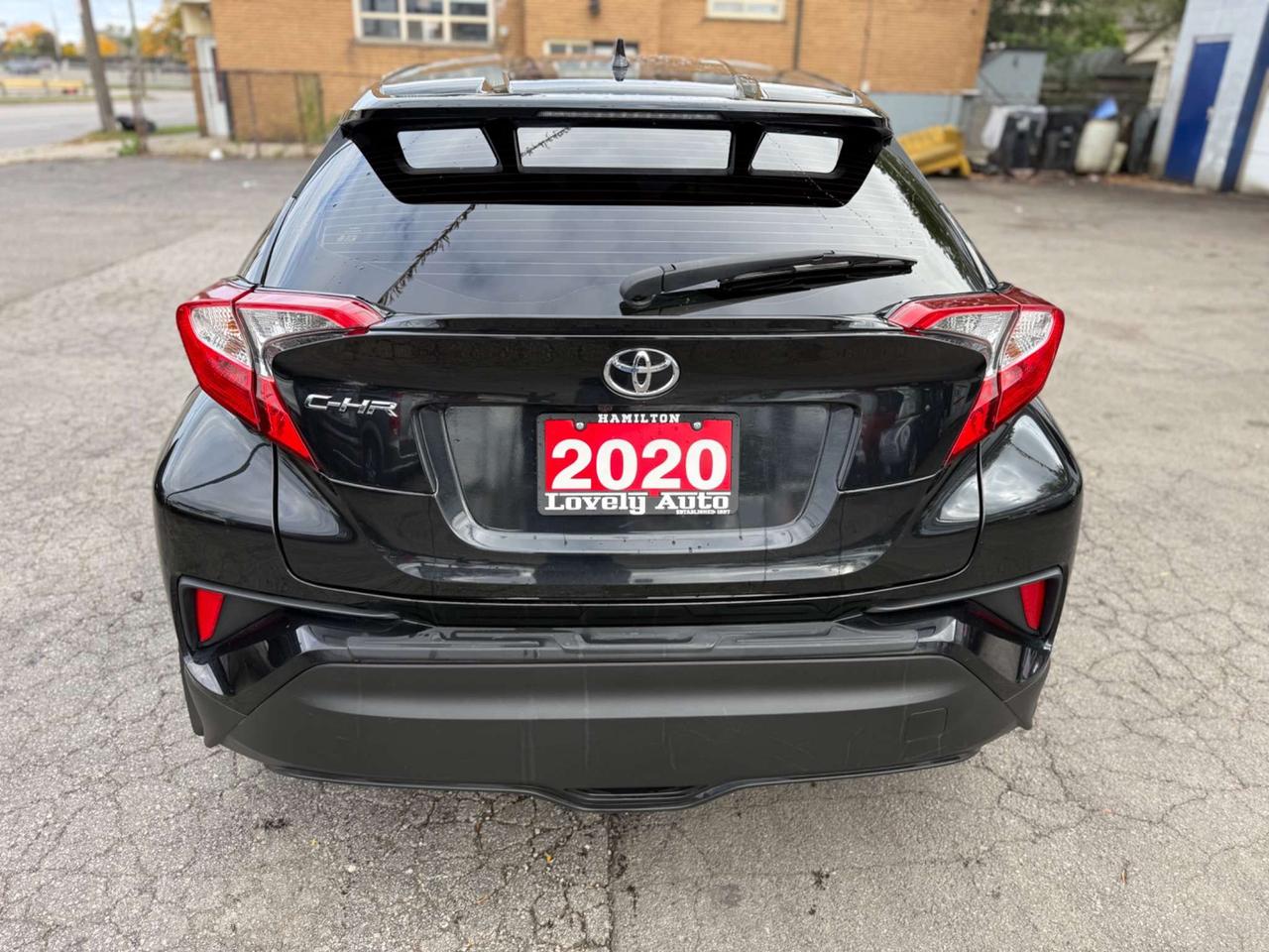 2020 Toyota C-HR XLE *CERTIFIED* Photo