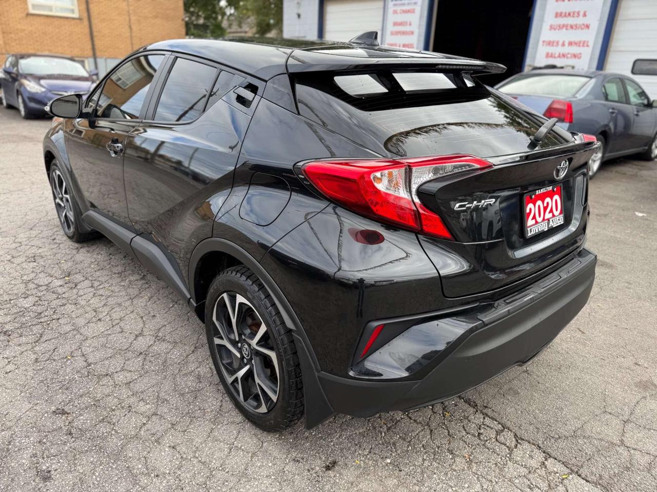 2020 Toyota C-HR XLE *CERTIFIED* Photo2