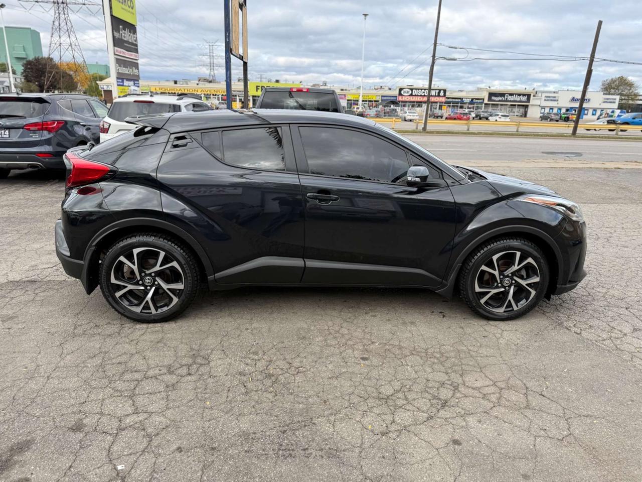 2020 Toyota C-HR XLE *CERTIFIED* Photo