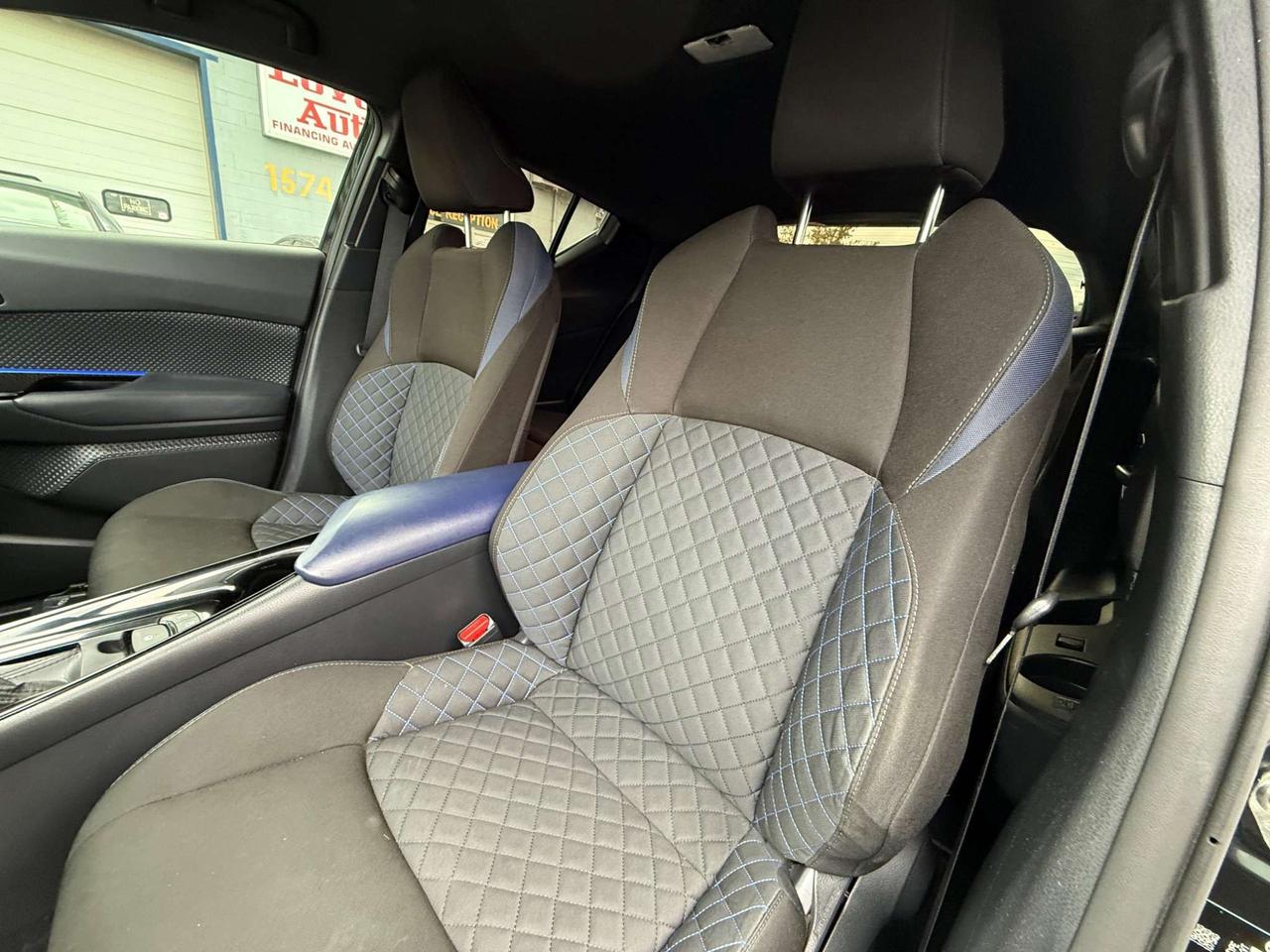 2020 Toyota C-HR XLE *CERTIFIED* Photo