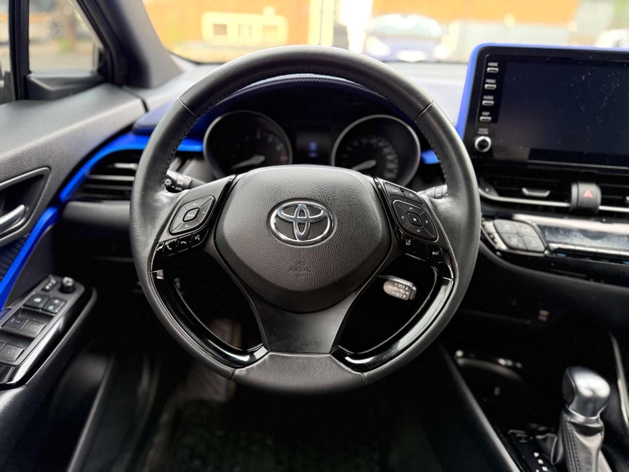2020 Toyota C-HR XLE *CERTIFIED* Photo