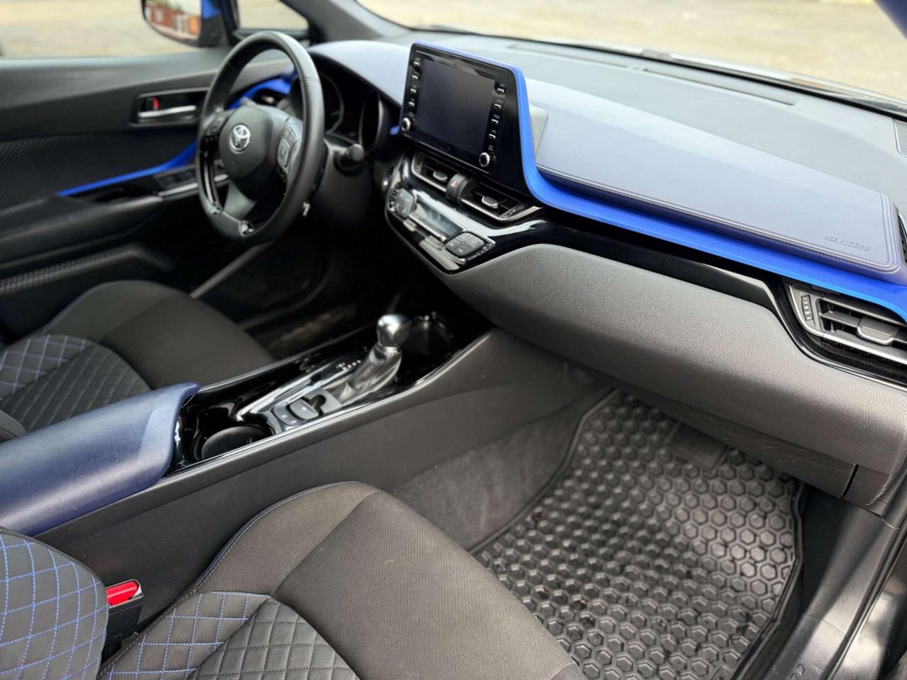 2020 Toyota C-HR XLE *CERTIFIED* Photo