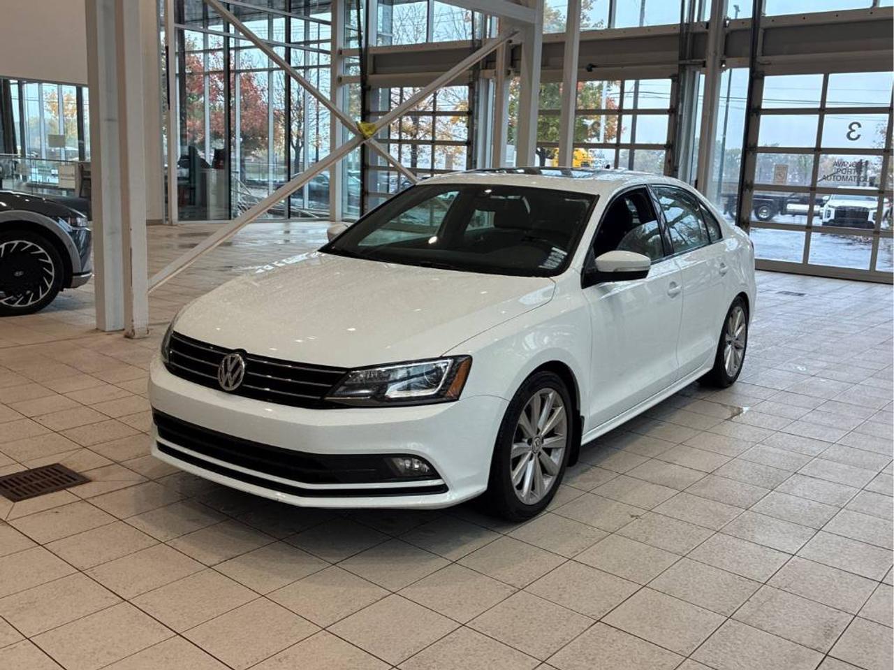 2016 Volkswagen Jetta Sport | 1 owner | Accident Free | Certified Photo2