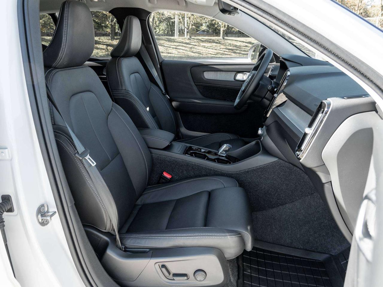 2026 Volvo XC40 PLUS^Leather Seats^Special CPO Rate from 2.99%* Photo