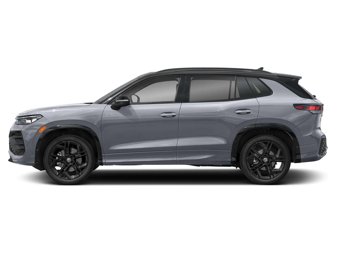 2026 Volkswagen Tiguan Comfortline R-Line Black Edition Photo2