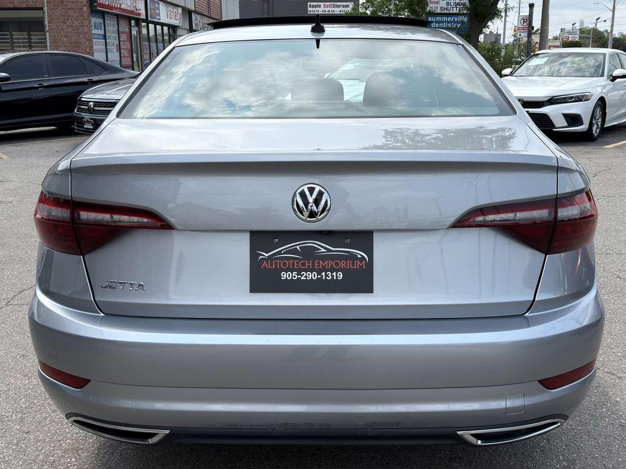 2021 Volkswagen Jetta Highline R Line   Sunroof   Leather   Ambient Light Photo3