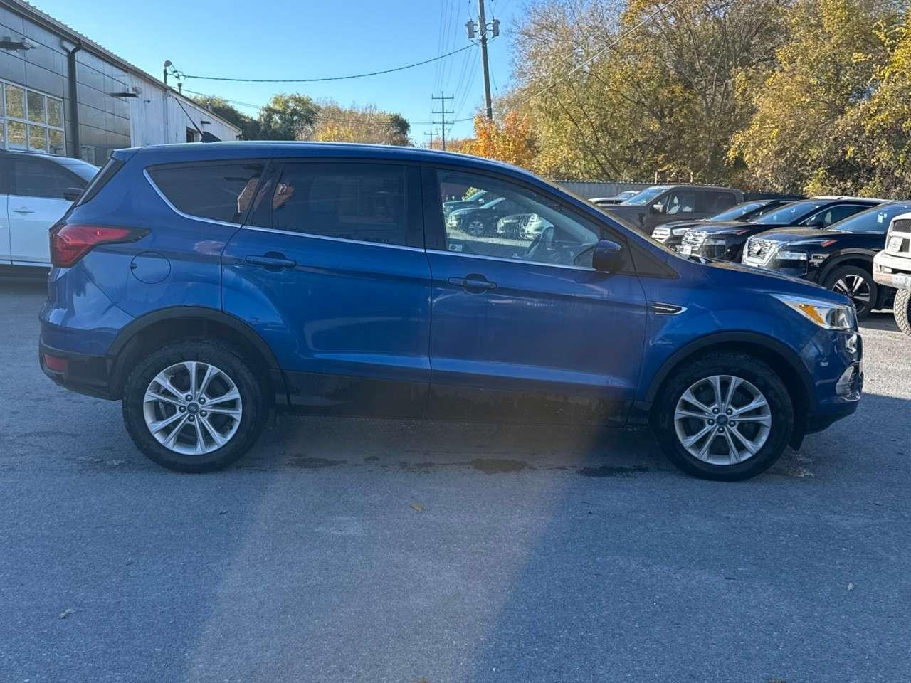 2019 Ford Escape SE   4WD   HEATED SEATS   1 OWNER Photo4