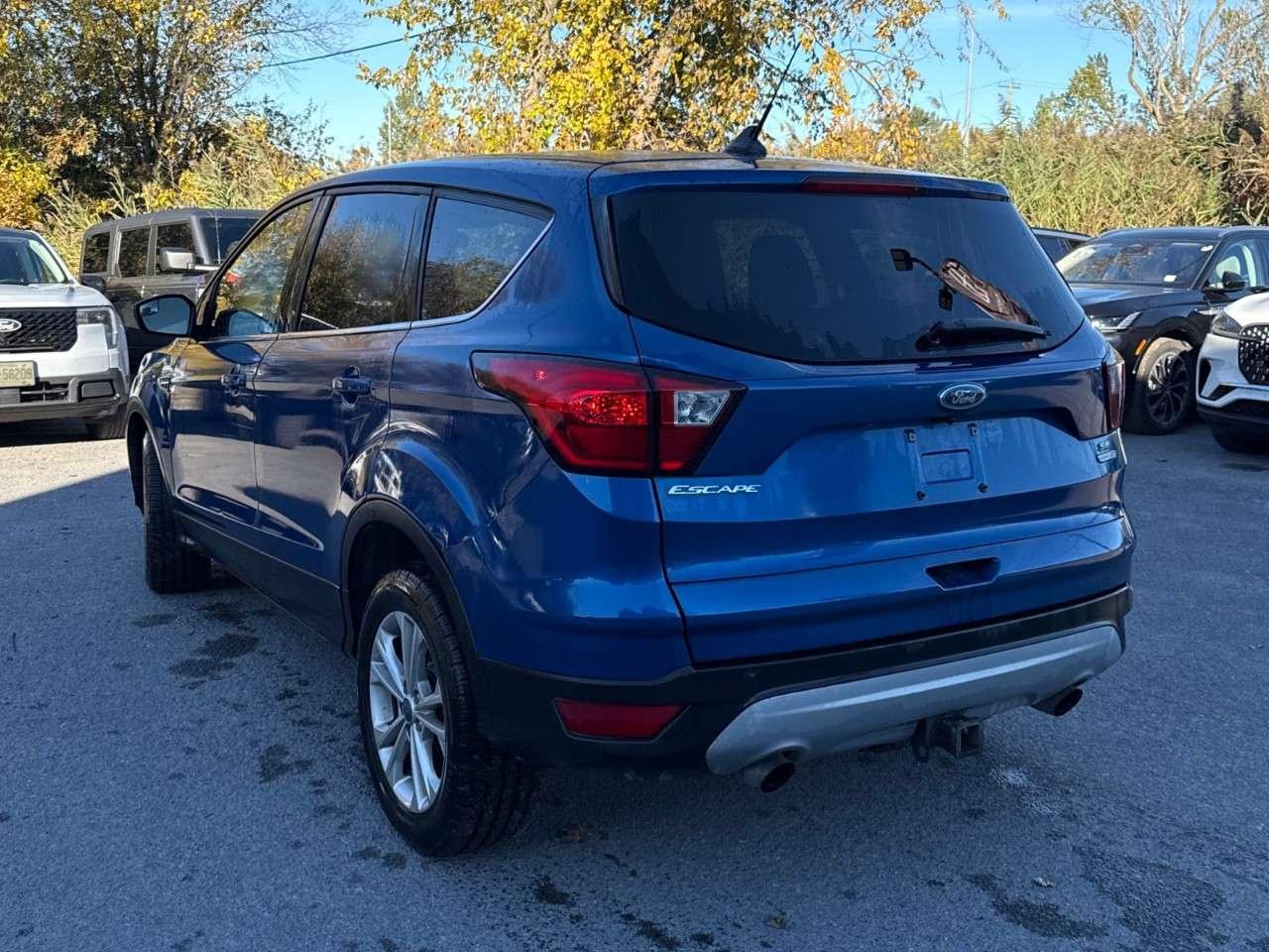 2019 Ford Escape SE   4WD   HEATED SEATS   1 OWNER Photo