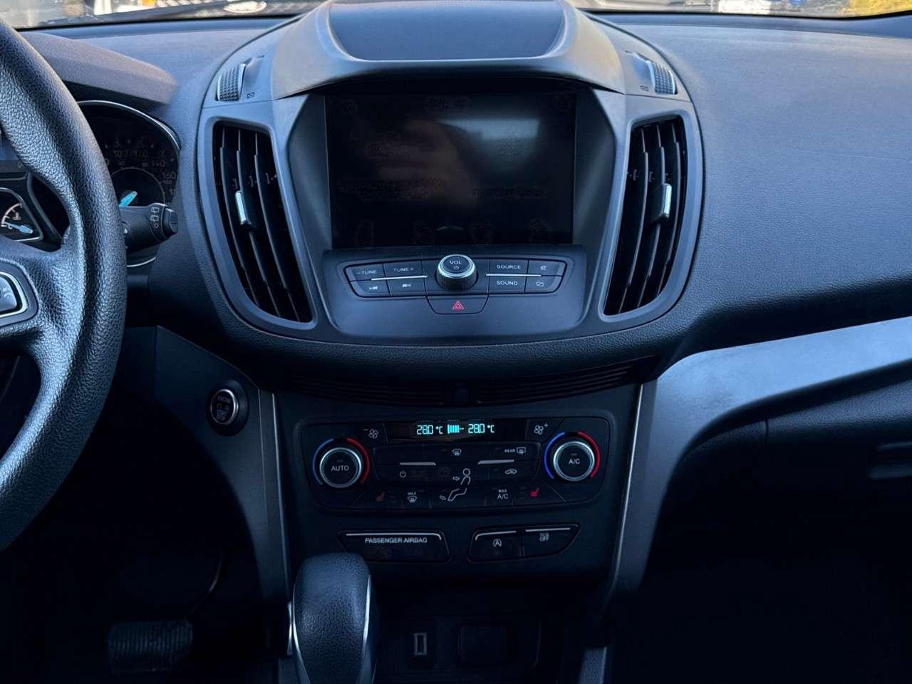 2019 Ford Escape SE   4WD   HEATED SEATS   1 OWNER Photo