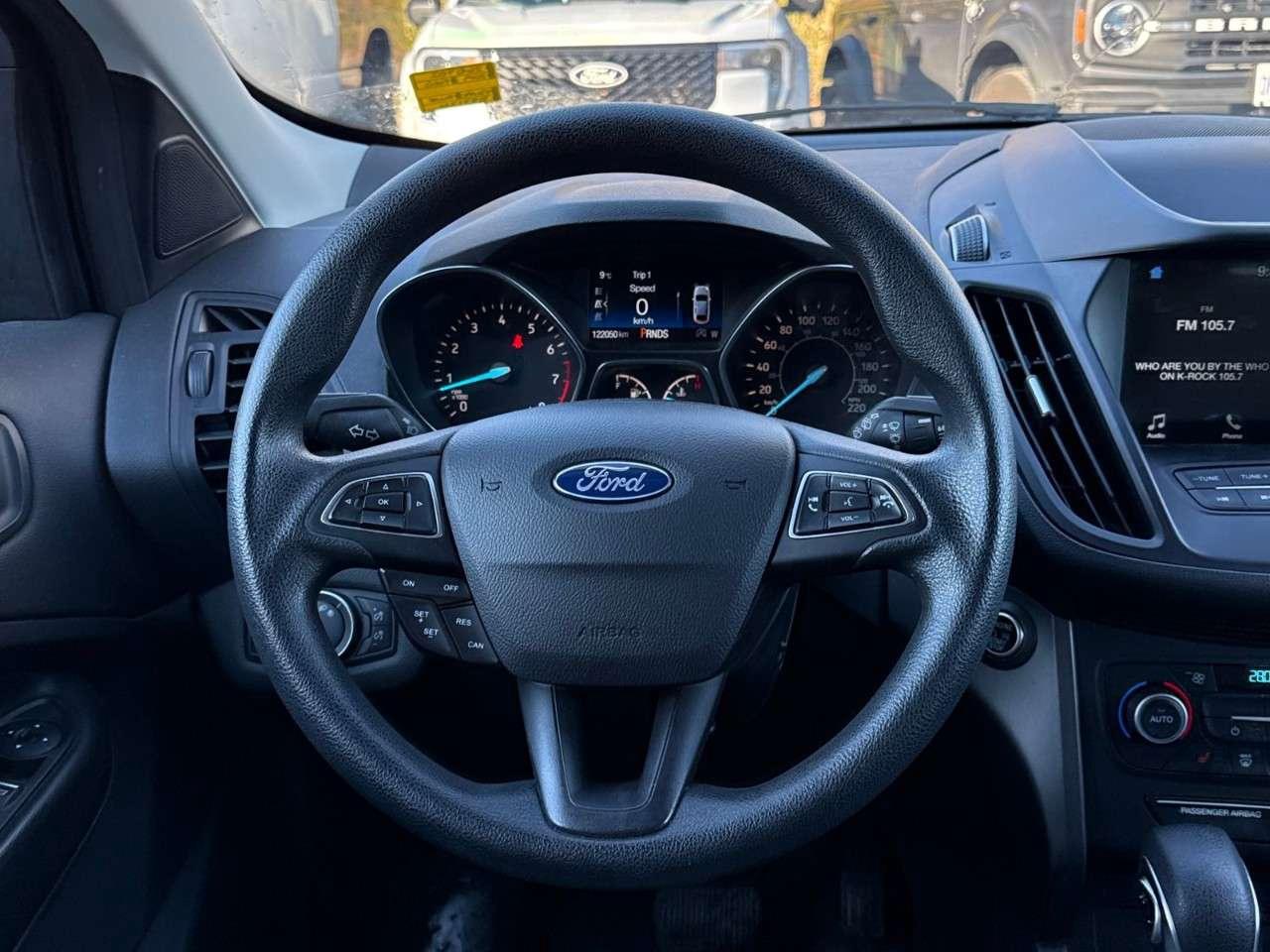 2019 Ford Escape SE   4WD   HEATED SEATS   1 OWNER Photo