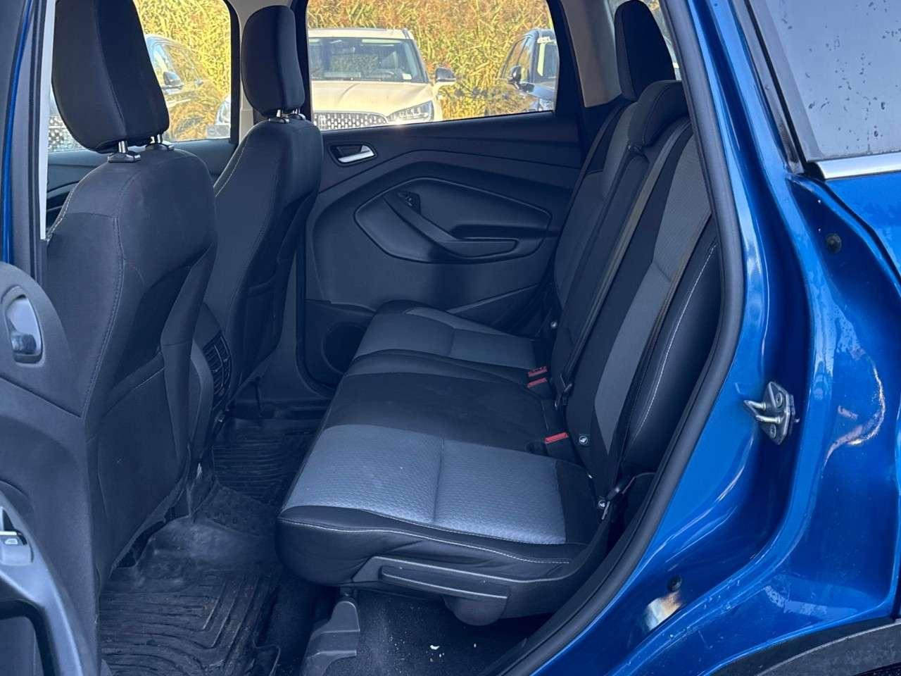 2019 Ford Escape SE   4WD   HEATED SEATS   1 OWNER Photo