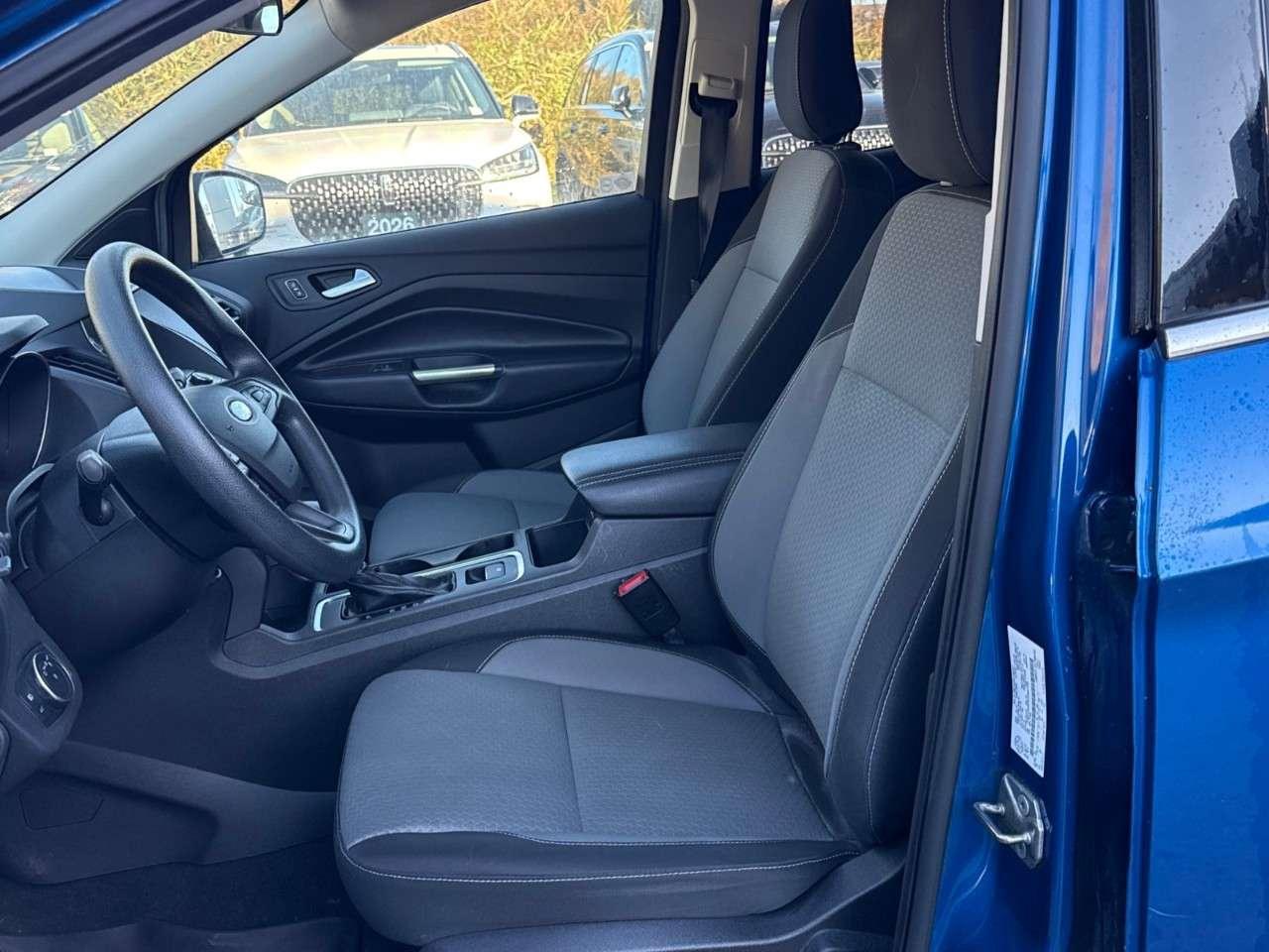 2019 Ford Escape SE   4WD   HEATED SEATS   1 OWNER Photo
