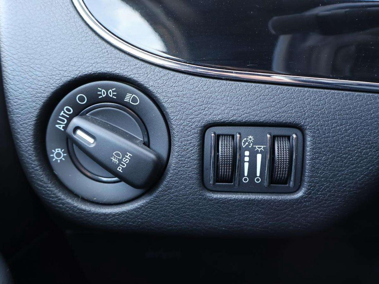 2020 Dodge Grand Caravan SXT Photo