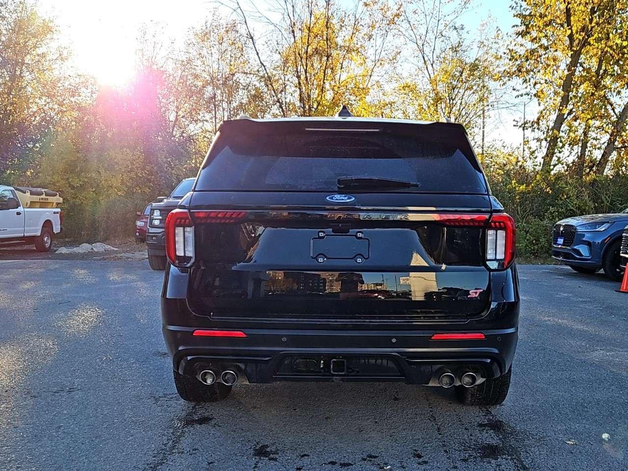 2025 Ford Explorer 4WD   21" WHEELS   3.0L ECOBOOST Photo