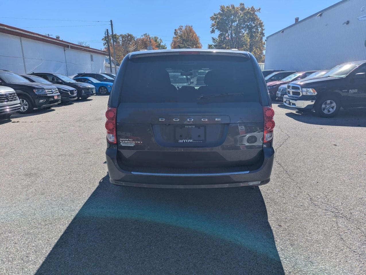 2019 Dodge Grand Caravan SXT Premium Plus 2WD Photo4