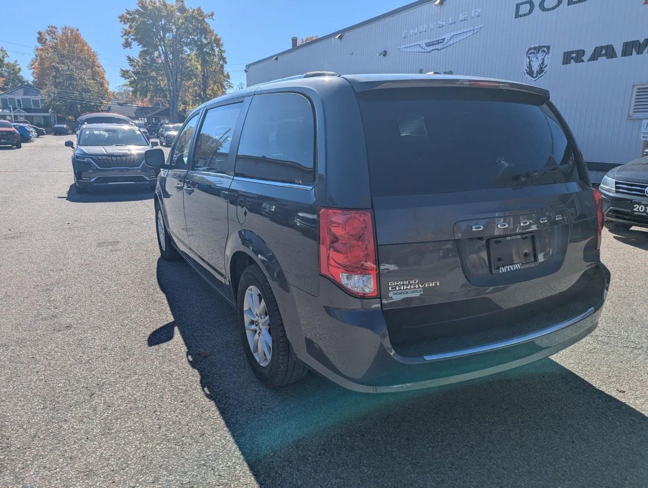 2019 Dodge Grand Caravan SXT Premium Plus 2WD Photo2