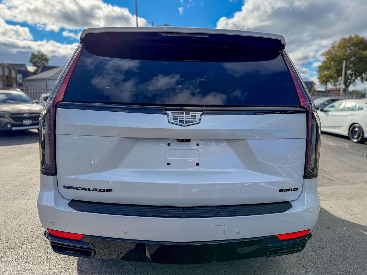 2021 Cadillac Escalade Sport Platinum Photo3