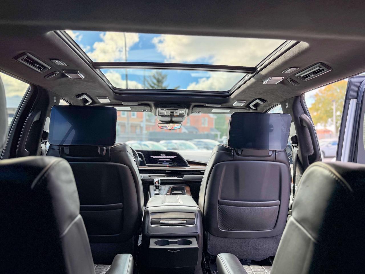 2021 Cadillac Escalade Sport Platinum Photo