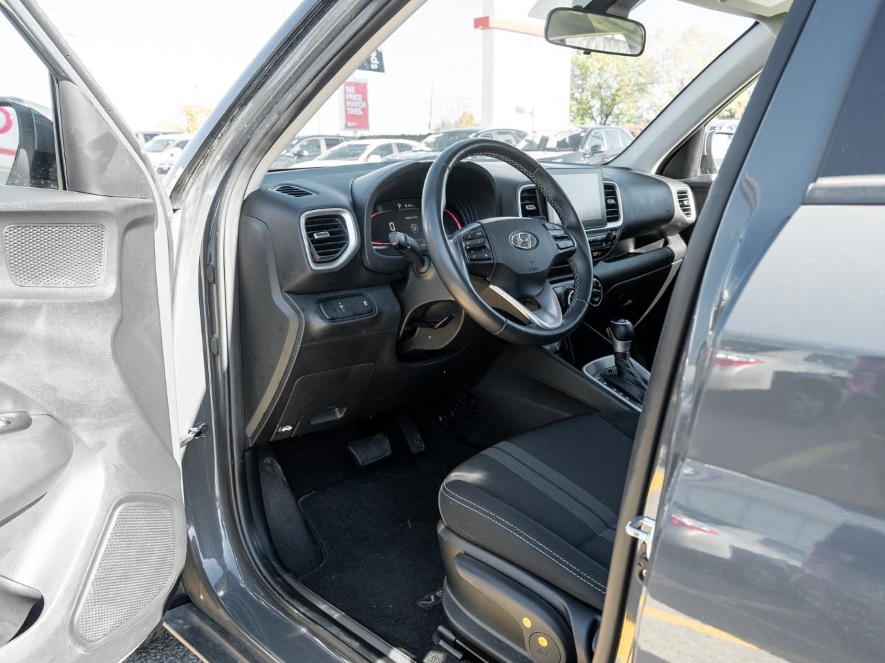 2025 Hyundai Venue Preferred IVT Photo