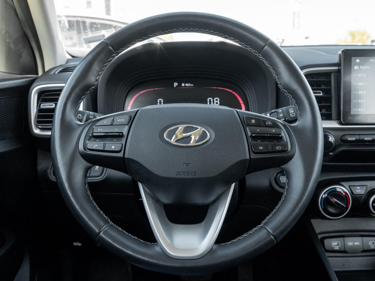 2025 Hyundai Venue Preferred IVT Photo