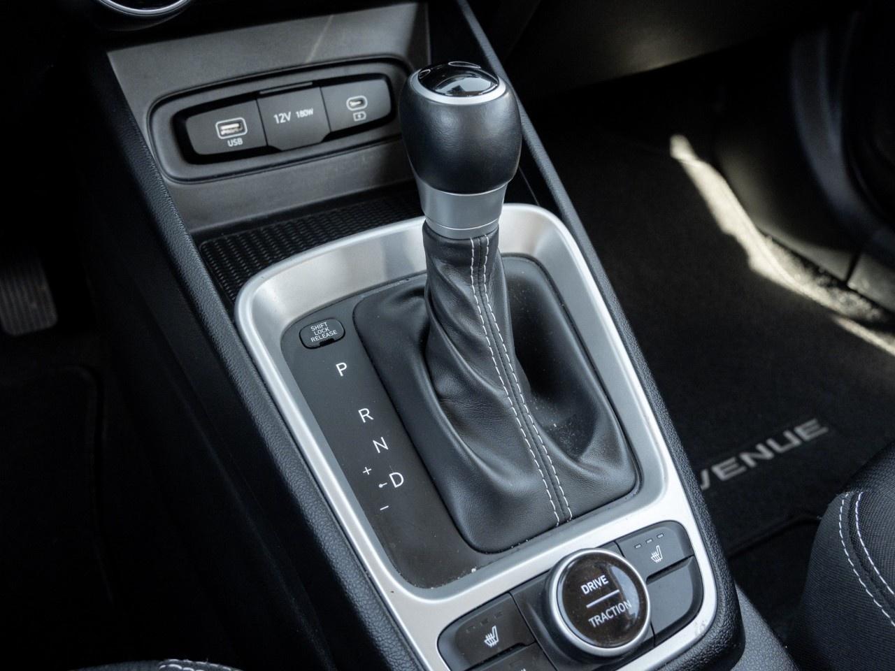 2025 Hyundai Venue Preferred IVT Photo