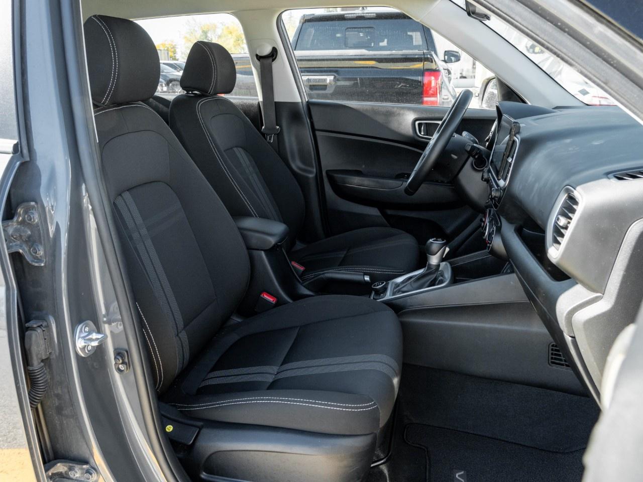 2025 Hyundai Venue Preferred IVT Photo